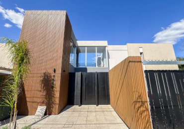 Departamento De Dos Dormitorios, Ubicado En Condominio Cerrado Castelar Sur