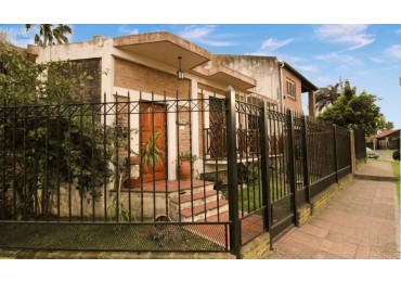 VENTA CASA 5 AMBIENTES ITUZAINGO NORTE