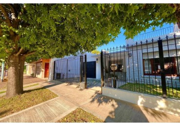 CASA 4 AMBIENTES CASTELAR NORTE- APTO CREDITO