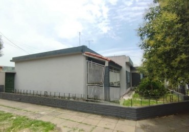 Venta casa 3 ambientes castelar sur
